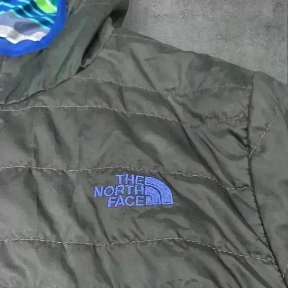 The North Face reversible snow and rain jacket boys - Picture 4 of 11